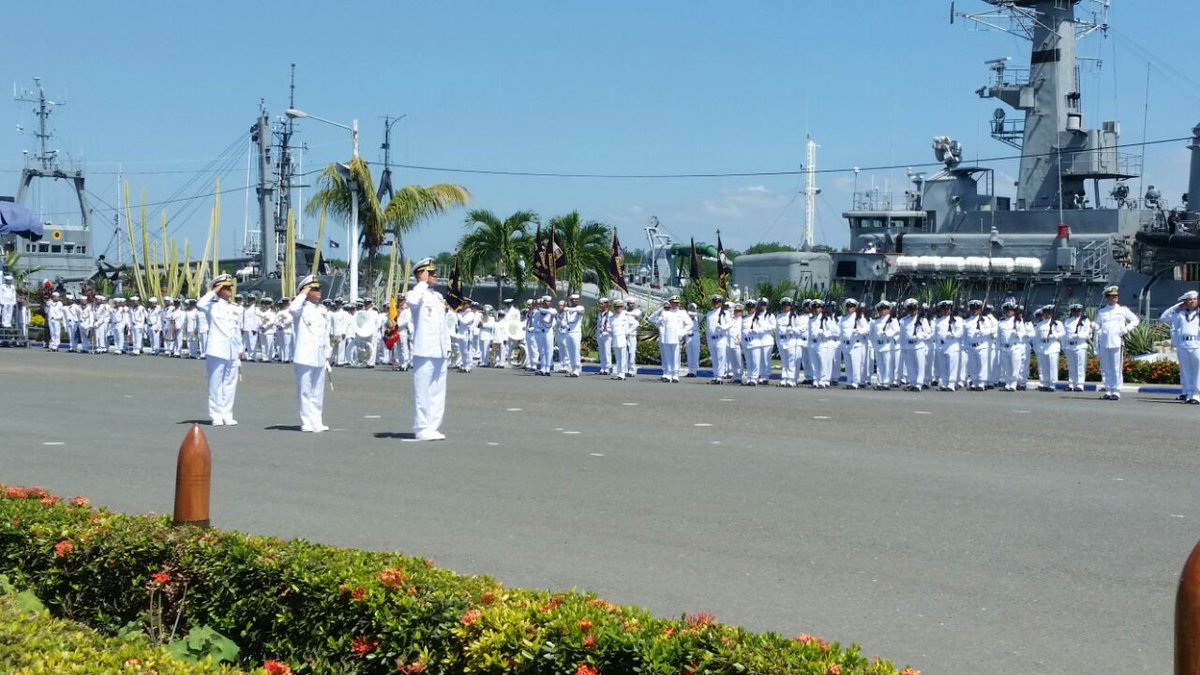 armada_ecuador's tweet photo. Armada cuenta con 02 nuevos VALM y 01 nuevo CALM. Sres VALM Carlos Albuja y Carlos Vallejo. Y Sr CALM Lenin Sanchez. https://t.co/jcXcAN9hzI