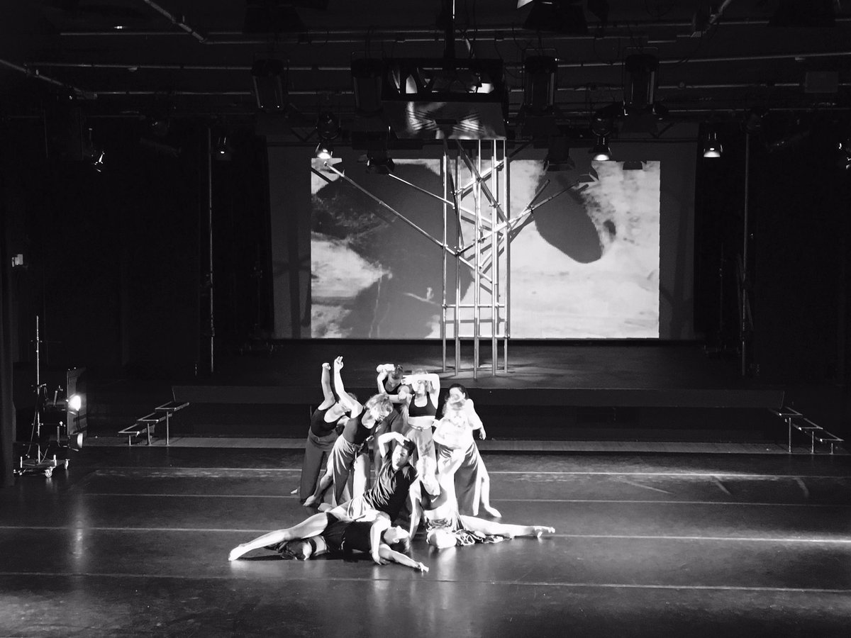 ncndancers's tweet photo. It's showtime! Good luck dancers 🍀 #Nottingham @ncn_creative @NewCollegeNottm https://t.co/E3uaVzfQTE