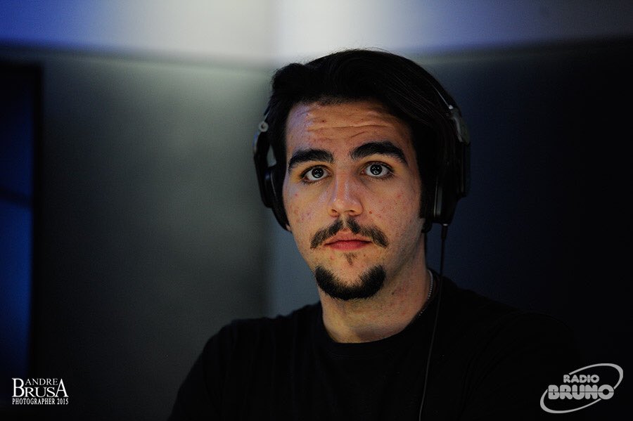 ilvolodiary's tweet photo. 2/Foto dei ragazzi oggi in diretta su  Radio Bruno https://t.co/8f3sV4h4np