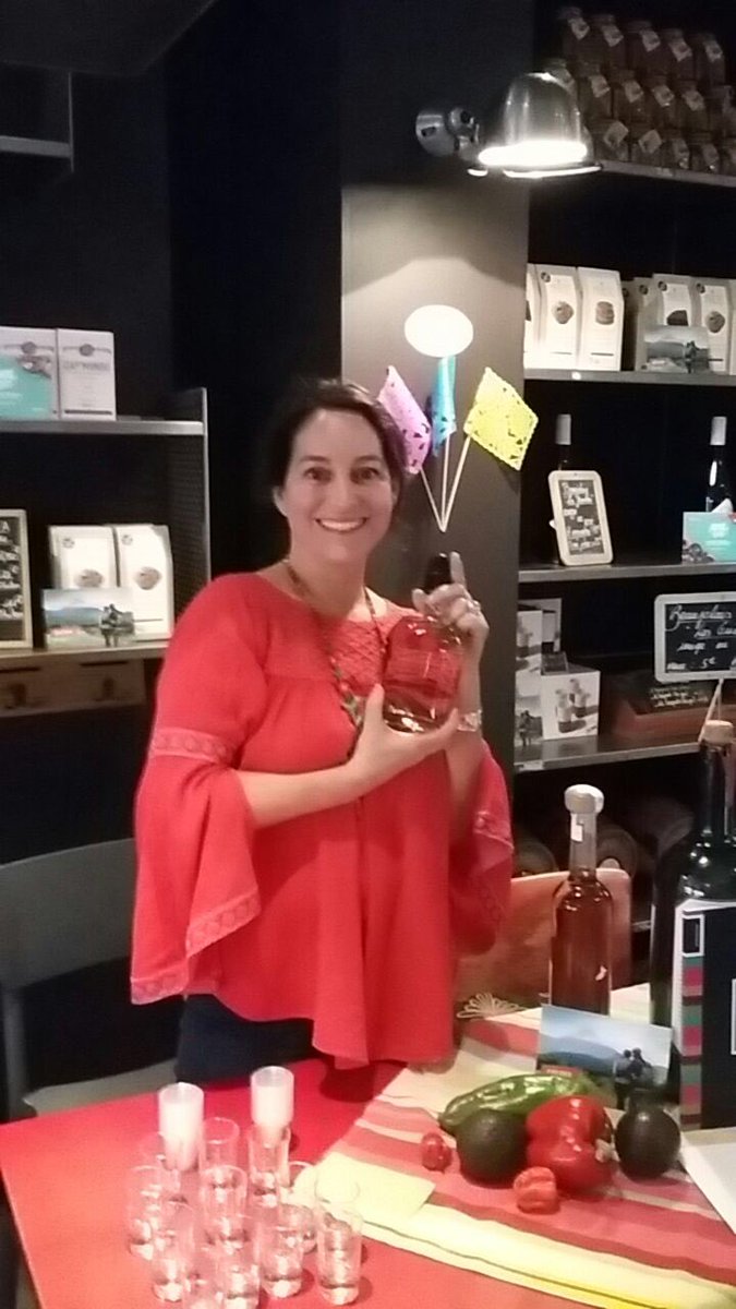 QueGustoFest's tweet photo. @Paris_svp est avec nous au restaurant Jeanne A pour le début de la semaine mexicaine #quegustofest https://t.co/R8mtJJVN8M
