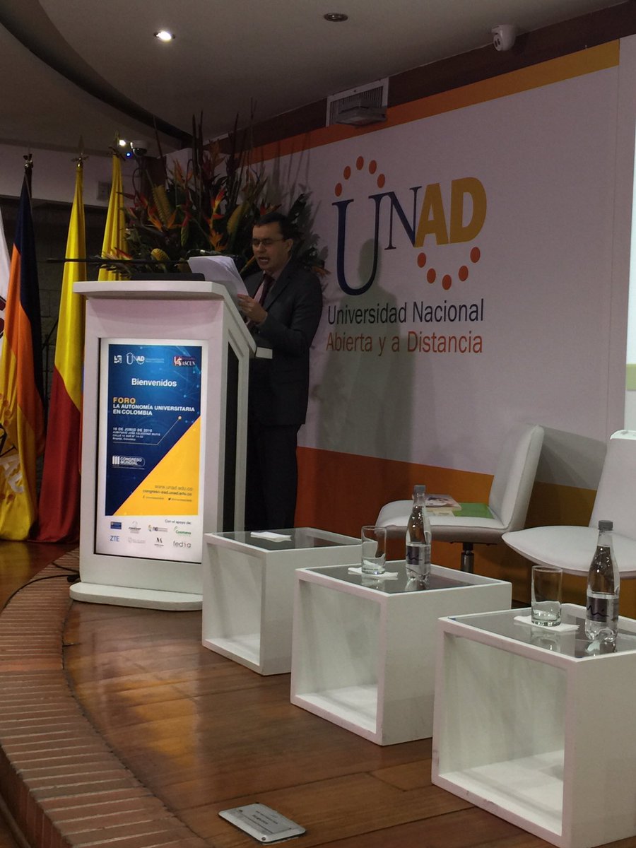 CaroCalleUNAD's tweet photo. Ponencia Alvaro Acevedo, investigador UIS #AutonomíaUniversitariaYa https://t.co/K22132bS5E
