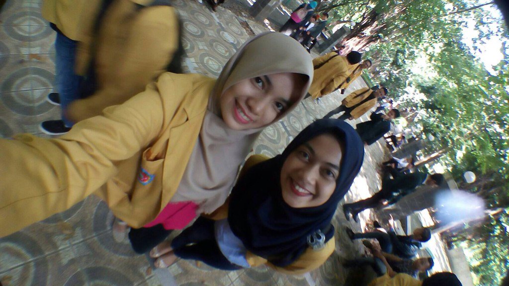 Restika Sari tweet media