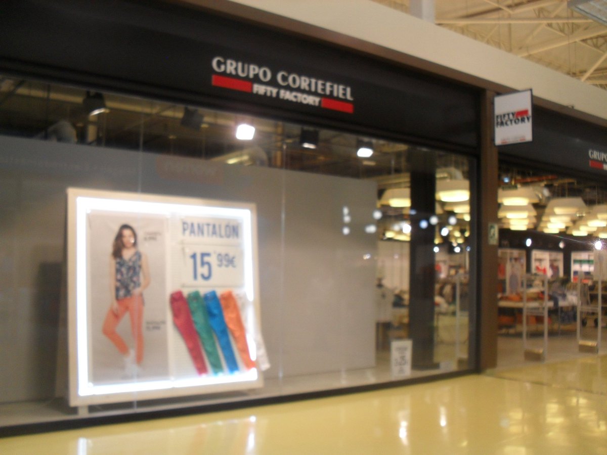 MalagaFactory's tweet photo. #XtiStore #Levis #FiftyFactory #Solera... ¿Cuál es tu tienda favorita de @FactoryMalaga? Difícil elección 😋 https://t.co/Jt3bJJZUEc