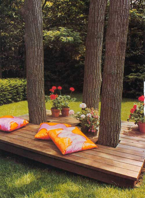 RoyalStorage's tweet image. How to Build a Fabulous Floating Deck | ow.ly/96pQ3019Woo