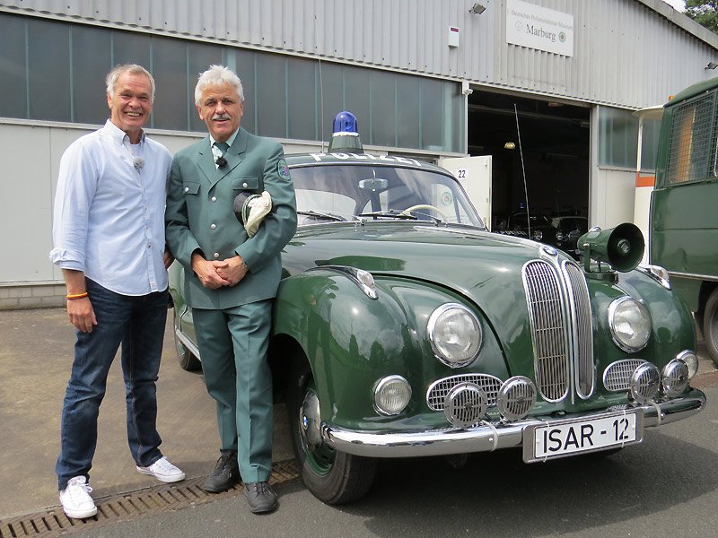 Polizeioldtimer's tweet photo. Freitag @hrfernsehen #hessentipp 18:45 h #Polizeioldtimer #Isar12 aus #Marburg #mittelhessen https://t.co/mvck133A9u https://t.co/nklRHzlbwH