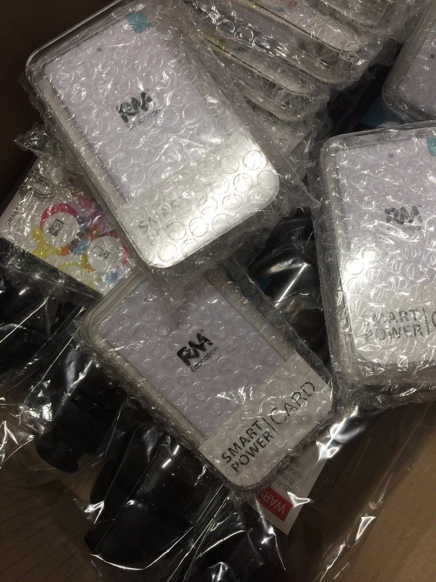 lookwhatjendid's tweet photo. A very exciting shipment for #loopdundee #gamesjam2016 - many thanks to Julie M from @RMEducation https://t.co/dw3mfDoOBK