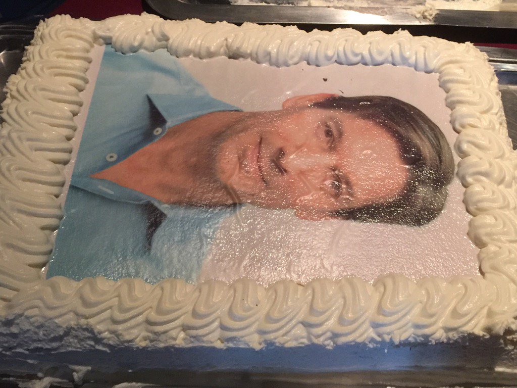 r0zetta's tweet photo. #sysinternals20 cake ftw https://t.co/cVFUEpfNIC