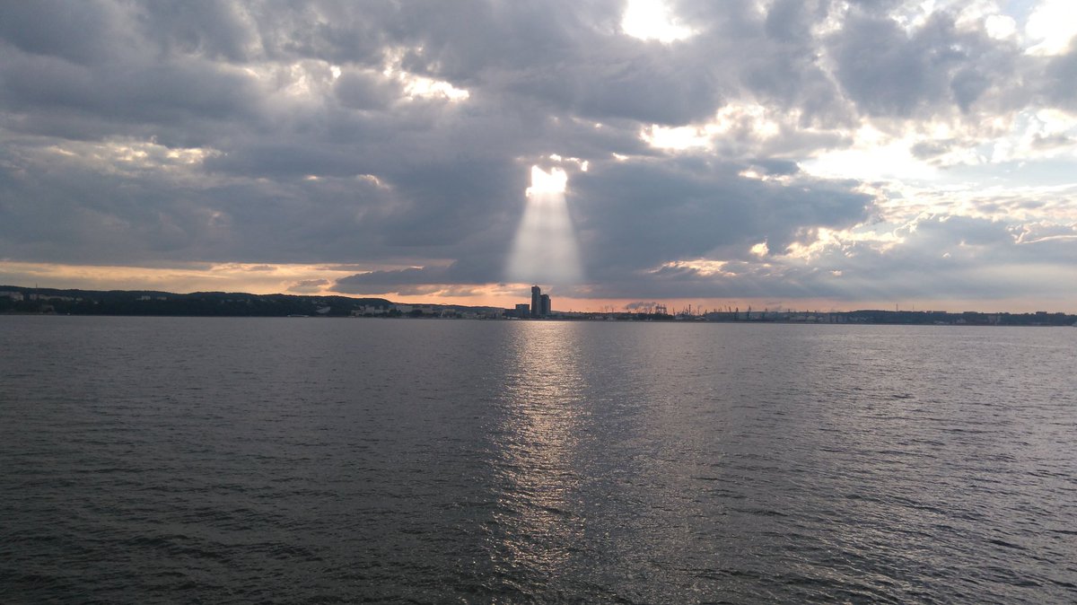 MateuszSlabicki's tweet photo. #Gdynia #seatower https://t.co/wAQXhBWBEt