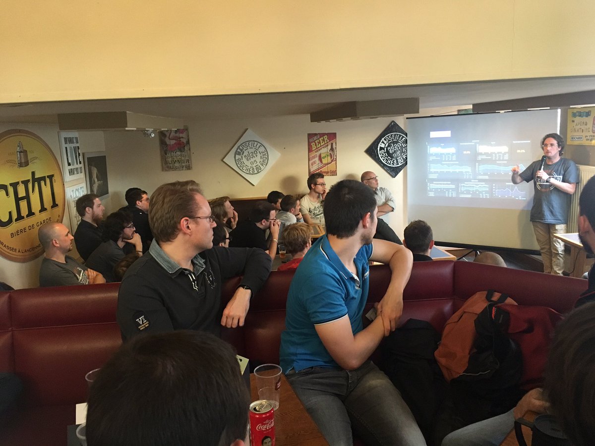 dunglas's tweet image. L&apos;équipe @M6web présente comment elle a industrialisé ses développements et mises en prod PHP au #sfPot de Lille.