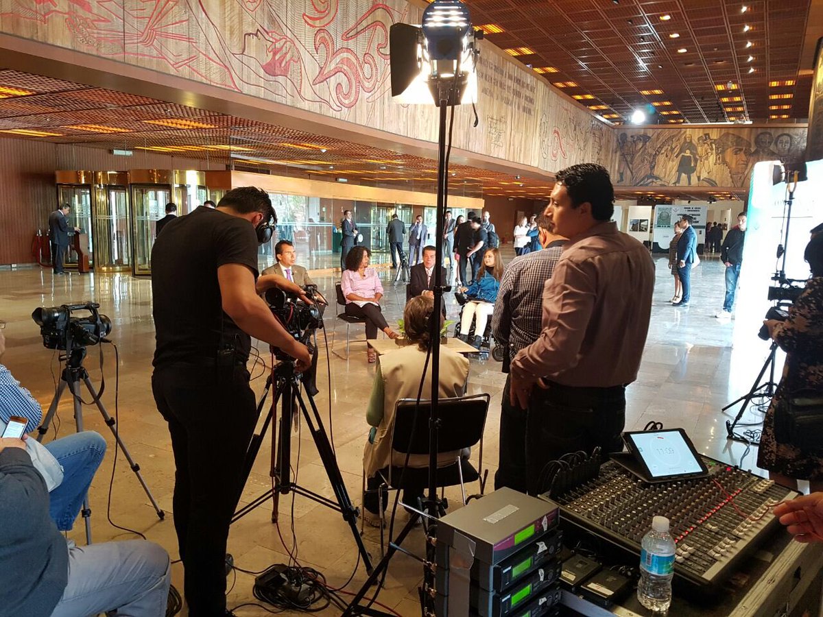 gguizarv's tweet photo. Grabando un programa especial con el tema Fiscalización en el @CanalCongreso https://t.co/BGQtFflFtm