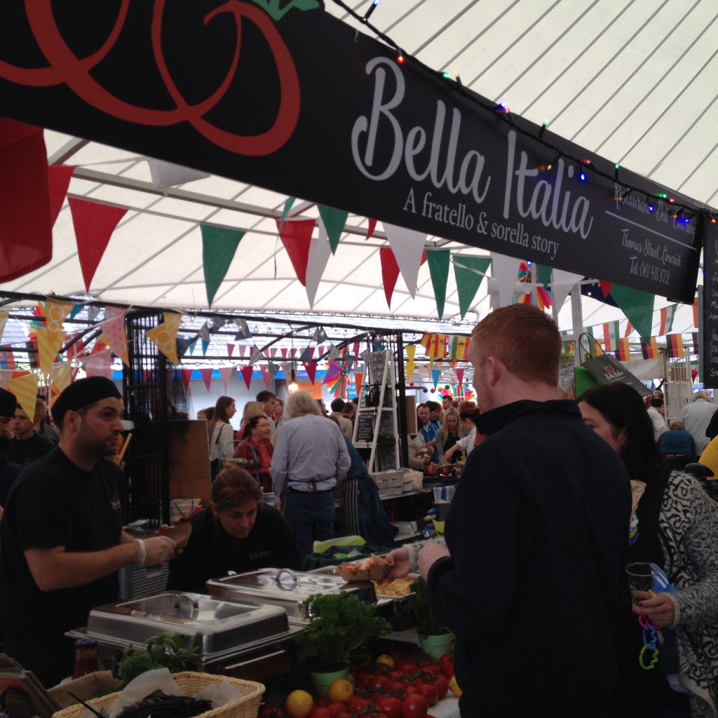 It's all happening <a href="/TheMilkMarket/">Limerick Milk Market</a> <a href="/UrbanFoodFest/">Urban Food Fest</a> what a night to be in limerick #bialuimní #bellaitalia