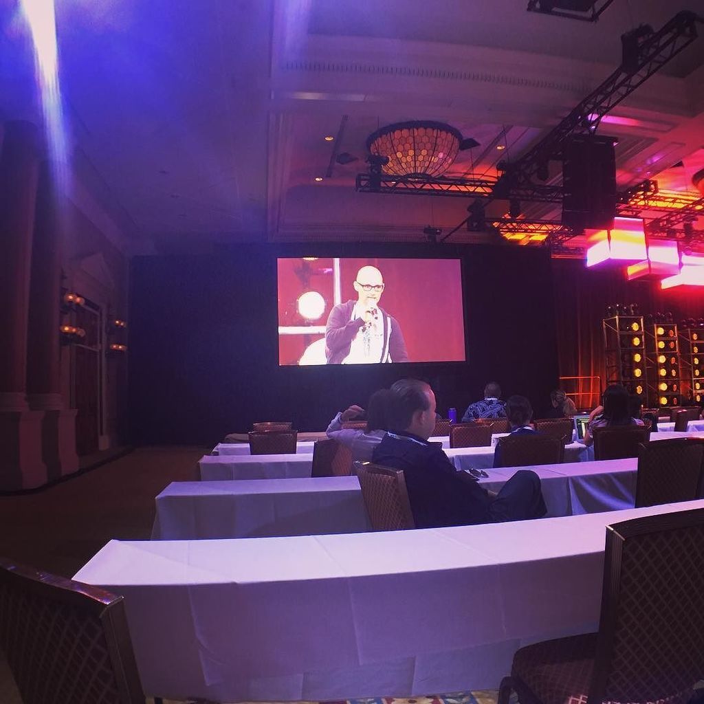 TheFestivalGuy's tweet photo. This panel with #moby was fantastic. #EDMbiz https://t.co/GRLrFBV6GW https://t.co/MtHdUWKUsU