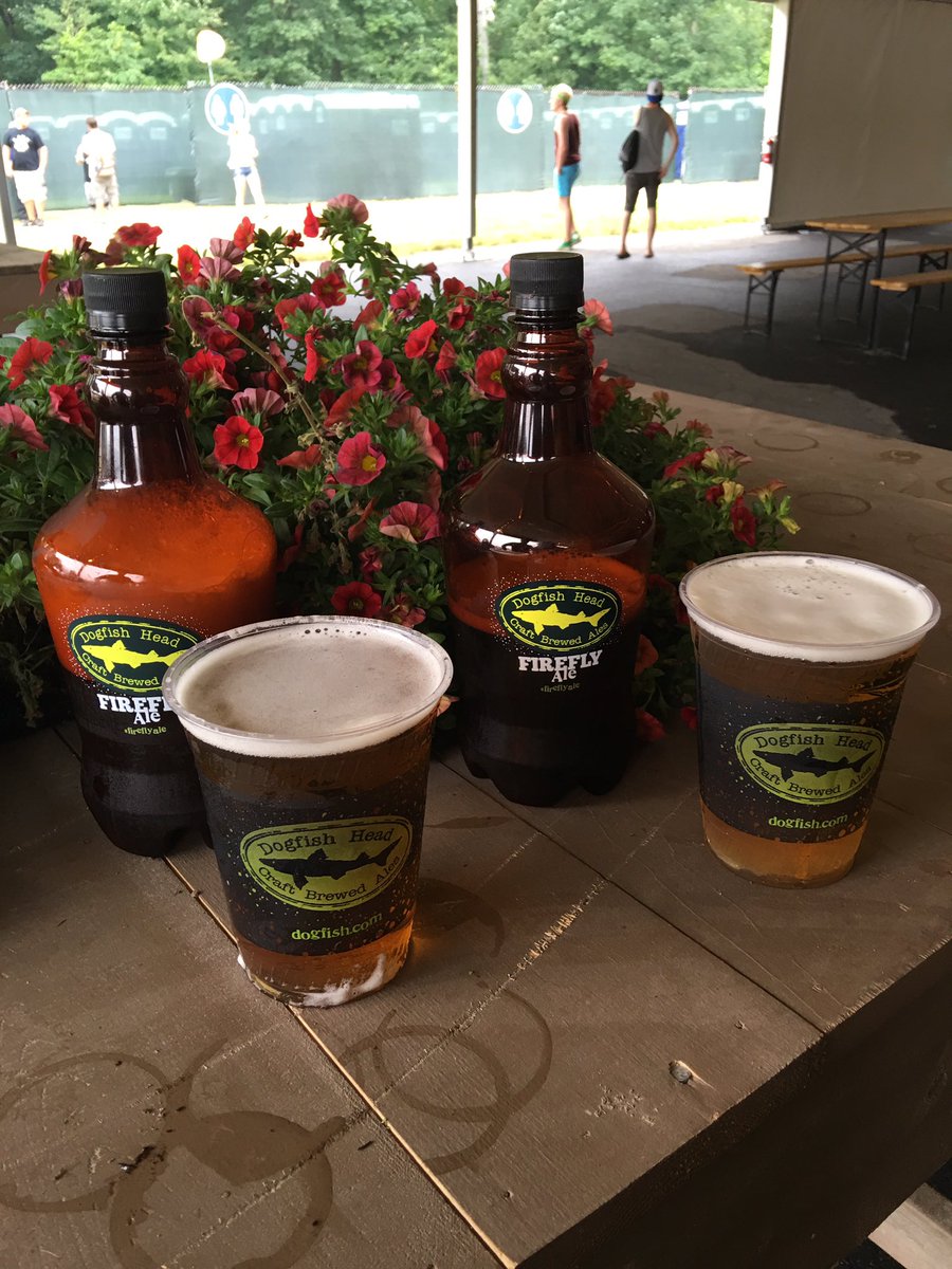DelawareOnTap's tweet photo. #fireflytweetup in t-minus 20 minutes at the @dogfishbeer Brewery tent! Look for us by the corner flower benches! https://t.co/j6UJPBzDox