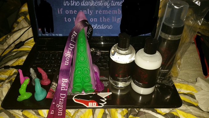 omg !! @bad_dragon thank you SO MUCH!!! I even did an unboxing video, THIS IS SO AMAZING!!! you guys<a class="tags" href="/tag/bad_dragon">@bad_dragon</a><a href="/tag/workit"class="tags"><span>#workit</span></a><a href="/tag/megacleavage"class="tags"><span>#megacleavage</span></a>