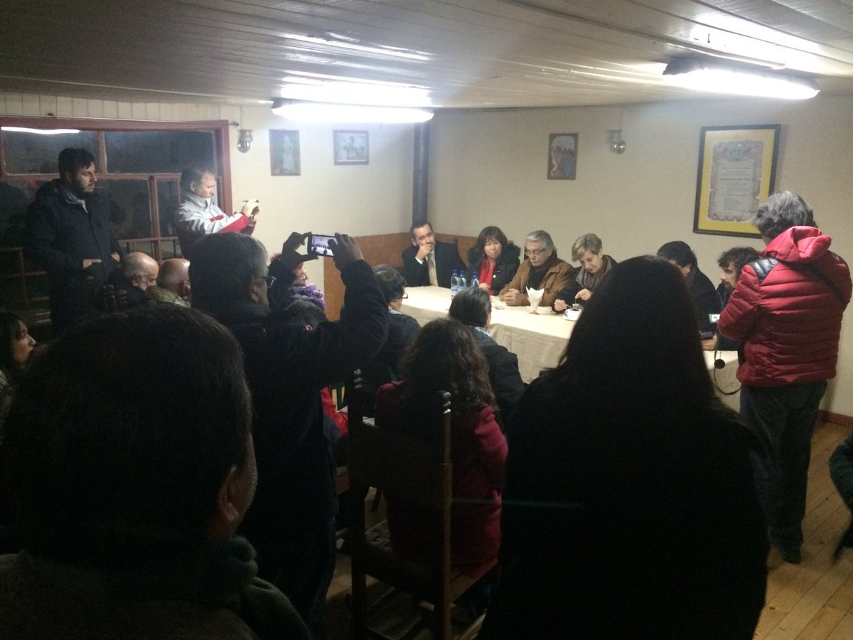 psbiobio's tweet photo. Ahora en San Carlos apoyando concejales y Alcalde Gastón Suazo junto a Presidenta @iallendebussi @pschile @prensaps https://t.co/mResGC1woJ