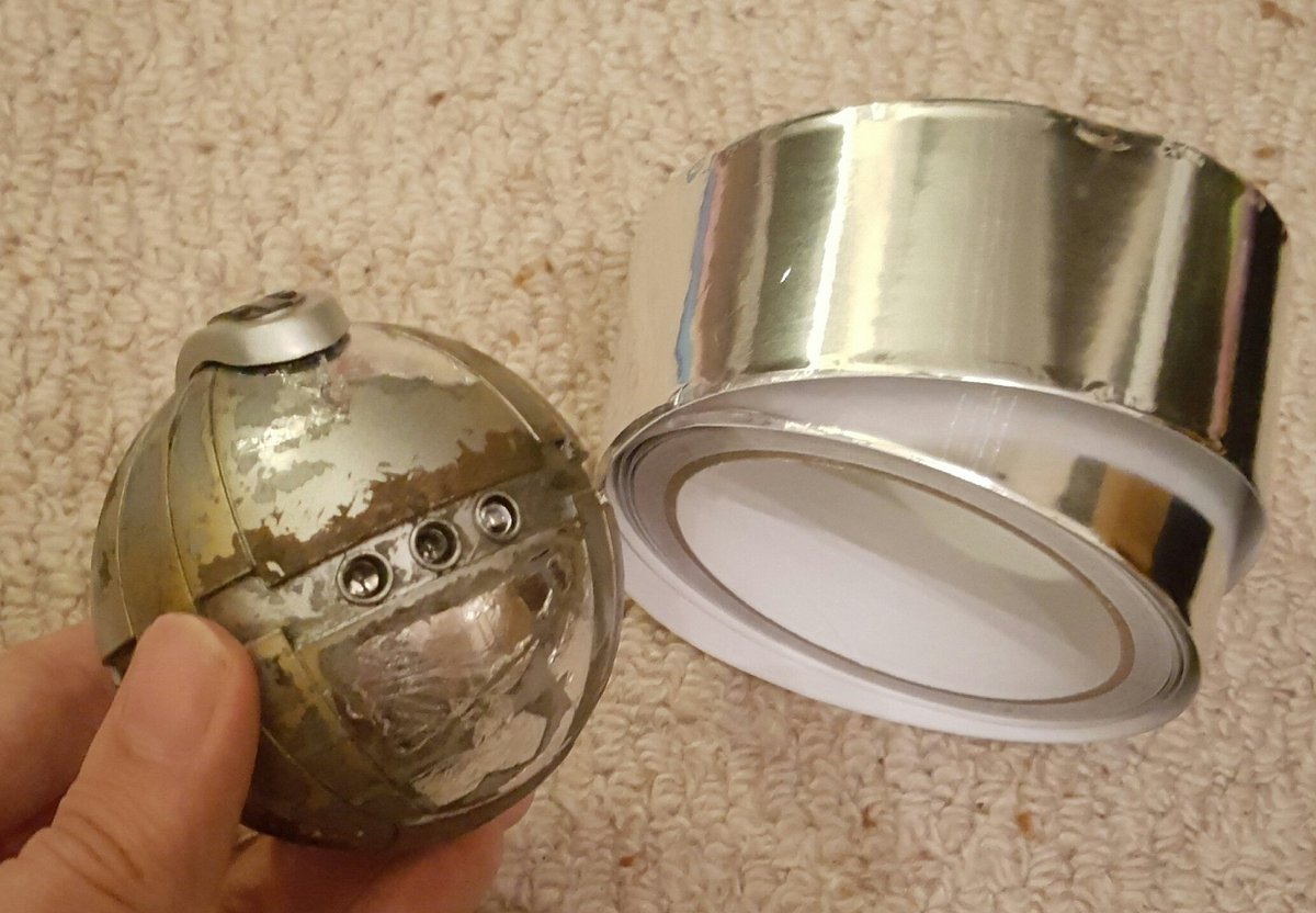 JurassicCollect's tweet photo. Spruced up my thermal detonator custom thanks to that Adam Savage @donttrythis @nchan Alu tape trick #worksACharm https://t.co/cGNibfYYNx