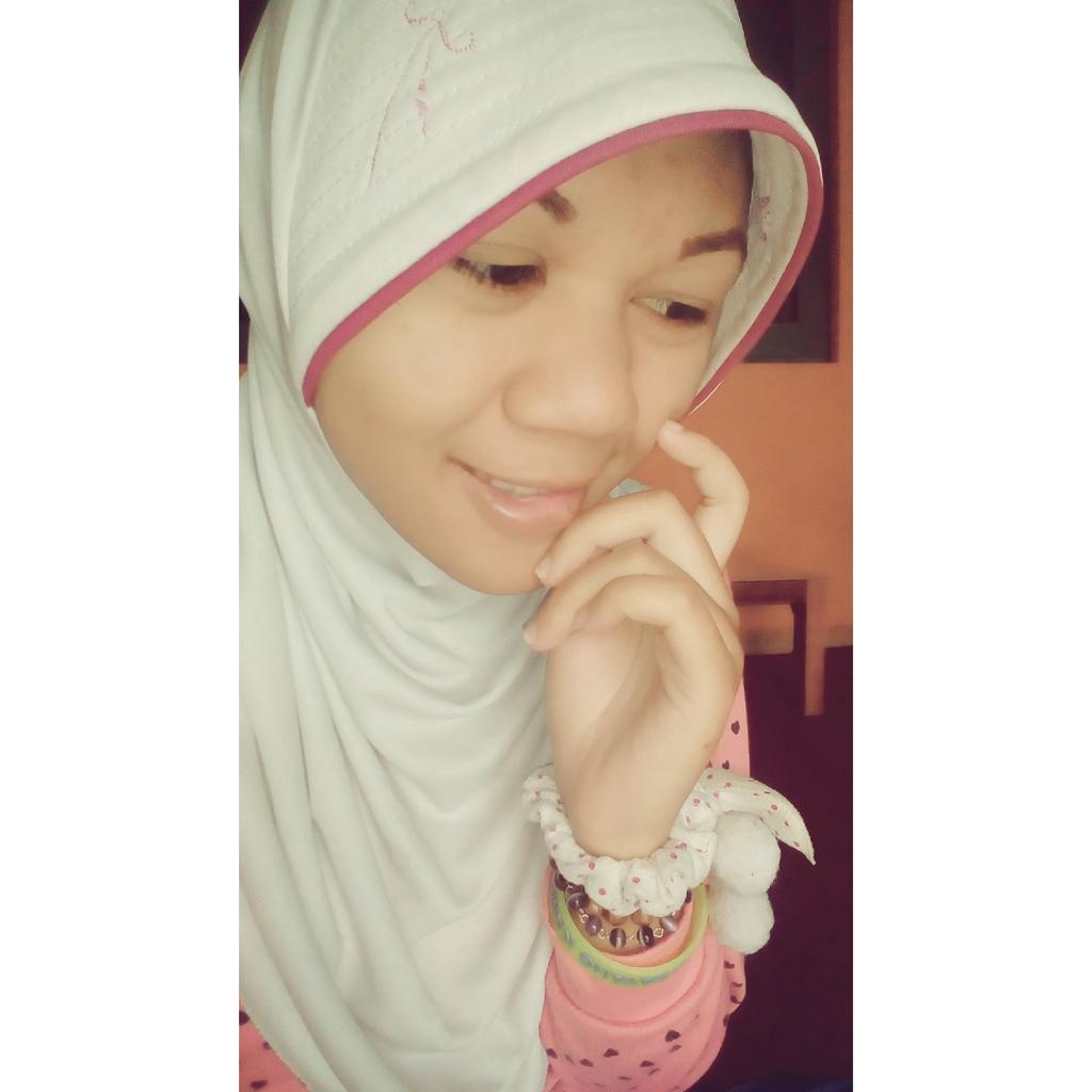 yazmiene_99's tweet photo. He kau cowok berkumis tipis, yakin gk mau sama adik manis, tanpa pensil alis ! 😘😄 https://t.co/uZ3Ku47vWw
