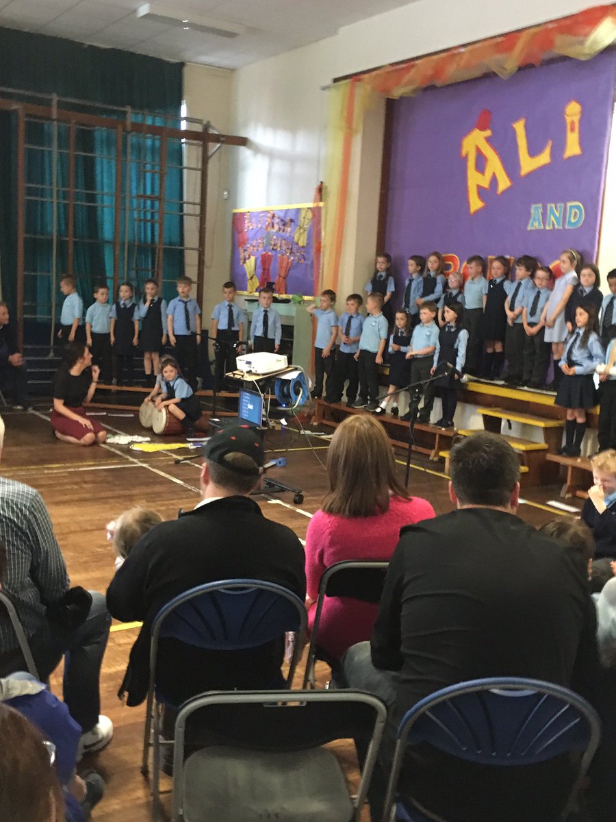 primary_2b's tweet photo. What a show😀🎤! https://t.co/6WuR7Wb1NT