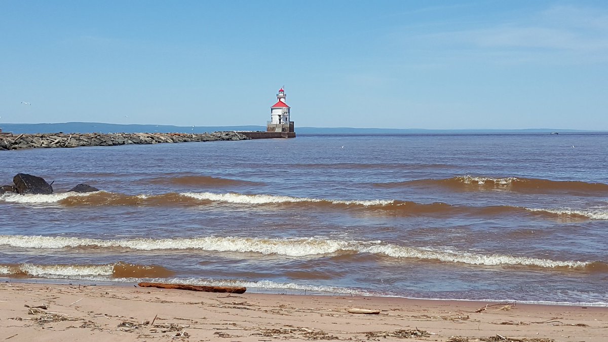 TravelSupWI's tweet photo. Catching some waves. #WisconsinPoint #DouglasCounty #beautifulday https://t.co/KZmgVEu58o
