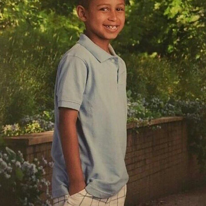 MyAutism's tweet photo. A pose AND a smile? Best school photo over 😎 #myautism #myautismmystory #celebratingthespectrum https://t.co/ysCOEfFbc8