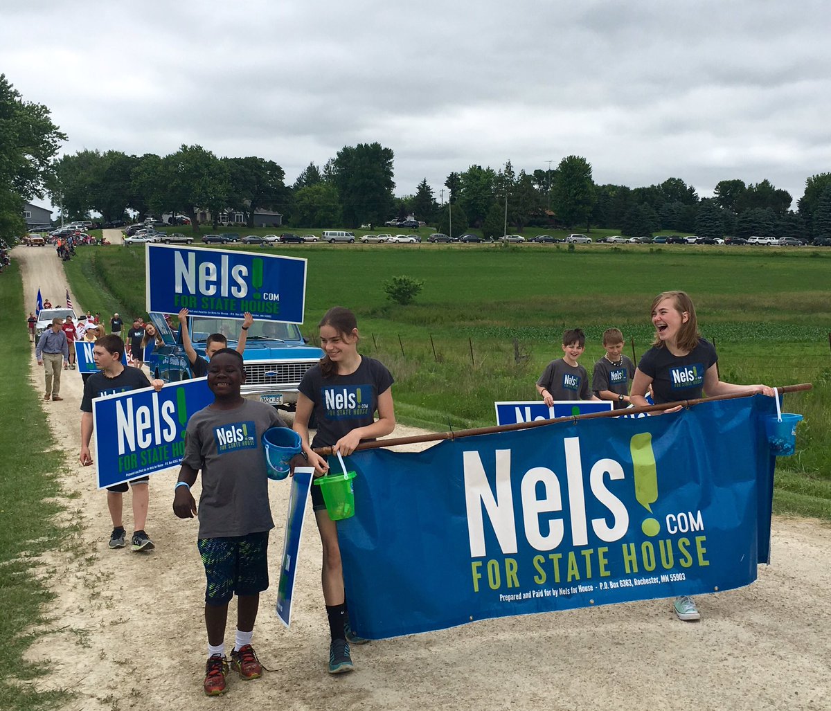 NicoleRktectnmp's tweet photo. Love parade season! #mnleg #26b #nelsforhouse #campaignseason #violamn https://t.co/g9mIsISkWe