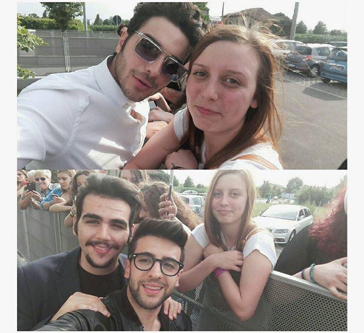 ilvolodiary's tweet photo. 2/I ragazzi oggi fuori agli studi di Radio Bruno con delle fan

By lunacarassini @heathsfreckles x.chiarabiagioni.x https://t.co/aJcaNXWknY