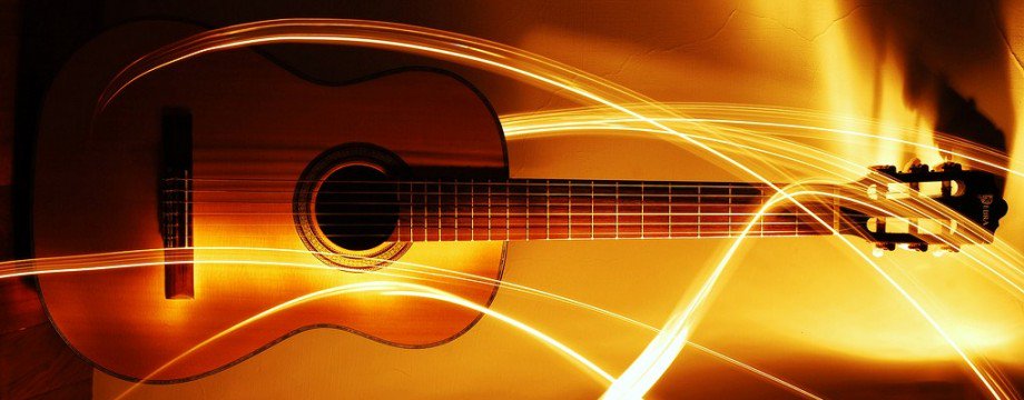 FondoFlamenco's tweet photo. La mujer y la guitarra para tocarlas hay que templarlas. https://t.co/Ia7UjsAJkZ
