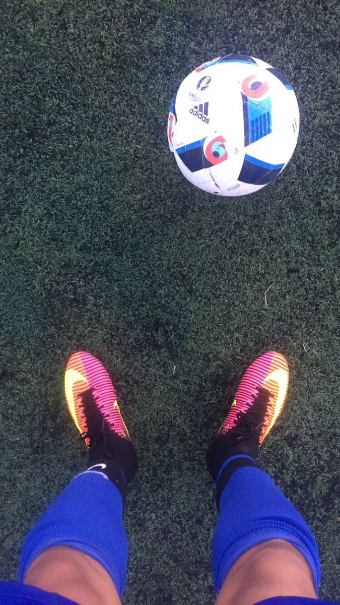ArtistSergio's tweet photo. #EURO2016 #SuperflyV https://t.co/7gDAfdFDM1