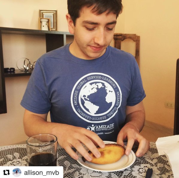 AmizadeGSL's tweet photo. A @VCU student taking a break on his service to enjoy a #saltena! Cochabamba is known for these tasty treats. 🍴 https://t.co/o0ckQrynsa