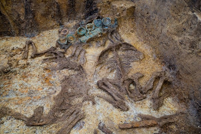caeroesi's tweet photo. Ce soir, présentation de la #tombeàchar de Warcq ! Nous y serons :) #FuneraireAW #Archeoweek #reconstitution #celtes https://t.co/OknMv4Zx6d