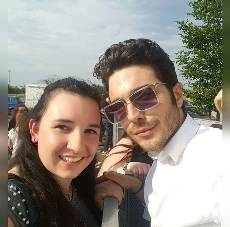 ilvolodiary's tweet photo. 1/I ragazzi oggi fuori agli studi di Radio Bruno con delle fan

By lunacarassini https://t.co/1pOnNI4NZS