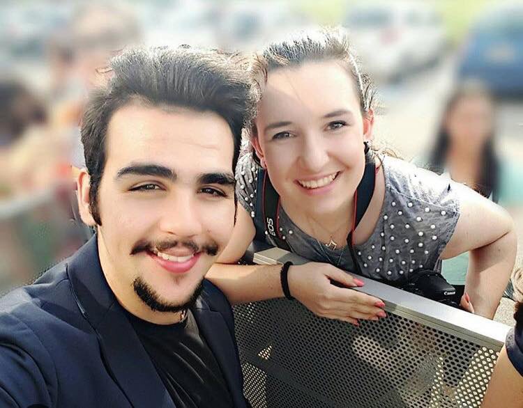 ilvolodiary's tweet photo. 1/I ragazzi oggi fuori agli studi di Radio Bruno con delle fan

By lunacarassini https://t.co/1pOnNI4NZS