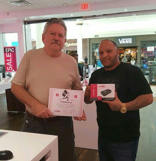 CindyFalkner's tweet photo. Crabtree helping customers move their home phone to T-Mobile
#Linelink @GMoucheron @robnieves5 https://t.co/uRNznNCTQo