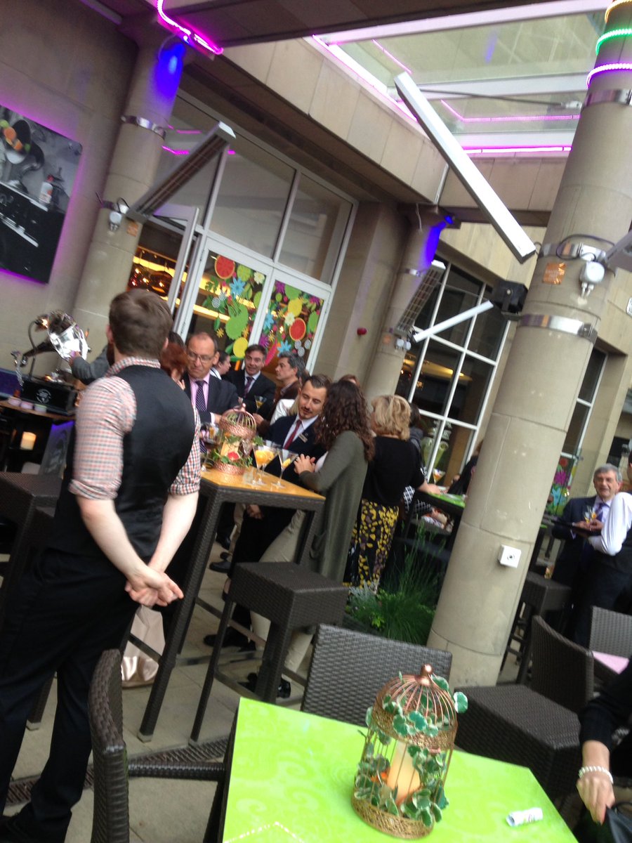 yumafternoontea's tweet photo. Having a gintastic evening at Summer launch of new gin cocktails @OneSq #Edinburgh https://t.co/GiK3VBj9wp