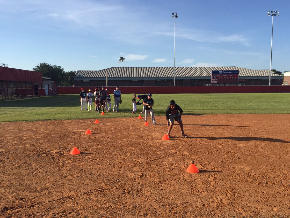 SharyBsball's tweet photo. Shary baseball camp 2016...been have a great time all week. https://t.co/yoBh2x4n8Y