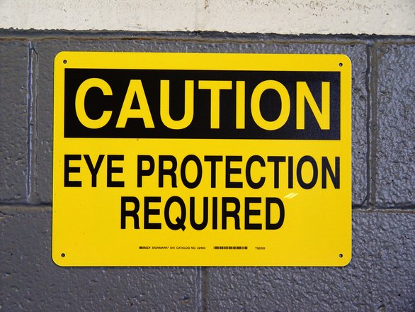 uniquelygreenkc's tweet photo. #Optometrist gives tips for protecting your #vision. https://t.co/MkUjkYNWpZ #eyewear #2020 https://t.co/o7XnFQ0BGi