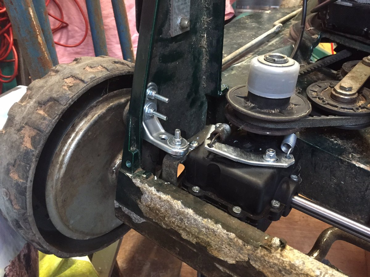 matfurber's tweet photo. @HayterMowers Rescued my old mate. Ranger 53 https://t.co/5DeDebOYrK