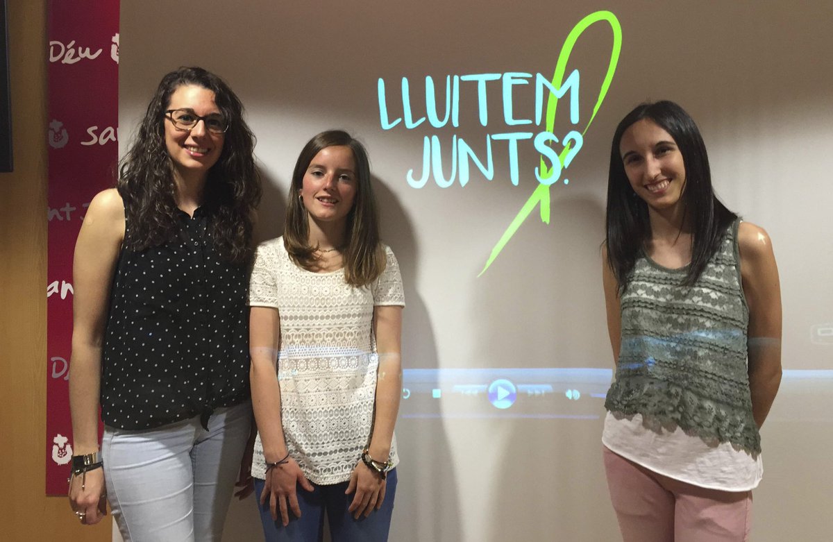lluitemjunts's tweet photo. Ahir vam fer una preestrena a l'Hospital Sant Joan de Déu amb alguns dels protagonistes de #LluitemJunts? https://t.co/7tBZD1aHYI