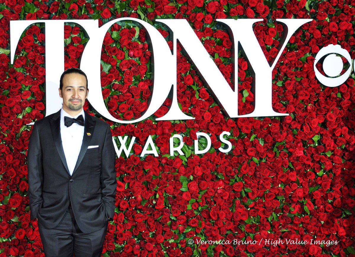 VBrunoStories's tweet photo. The fun moments from the #tonysredcarpet :
https://t.co/N8GeziVSUA
#LinManuelMiranda was man of the hour #tonys2016 https://t.co/JIR6lNUnvN