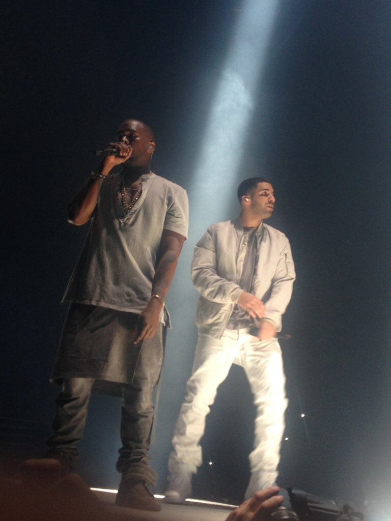 YeezyFamily's tweet photo. Yeezy x Drizzy https://t.co/1Xo2CzPW7m