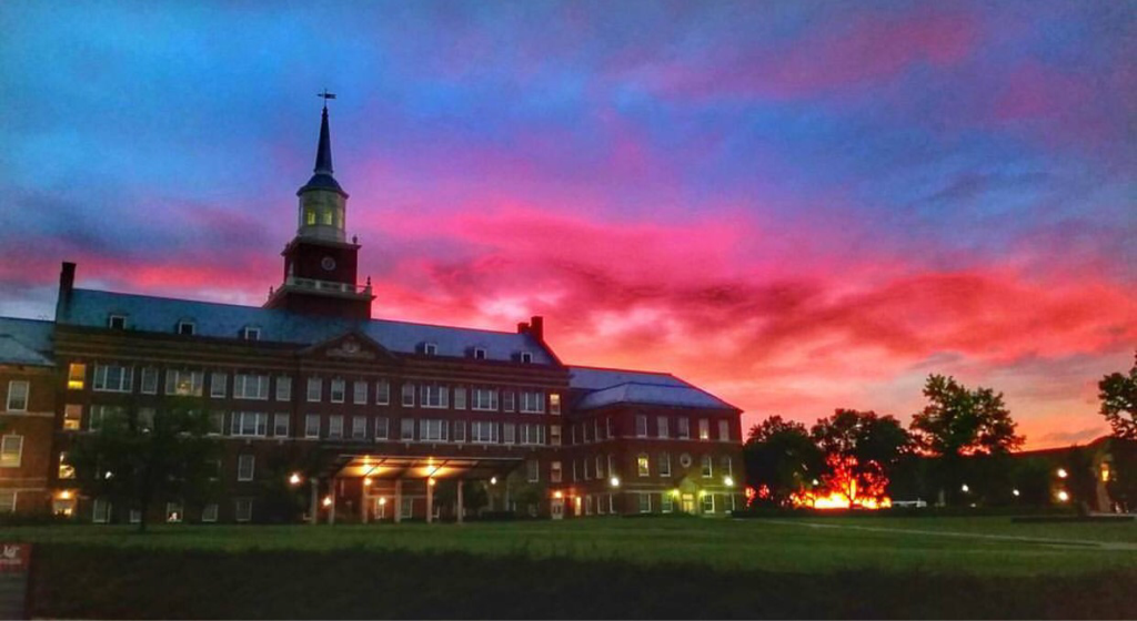 When the sky is a painting (@mec_apple). 😍