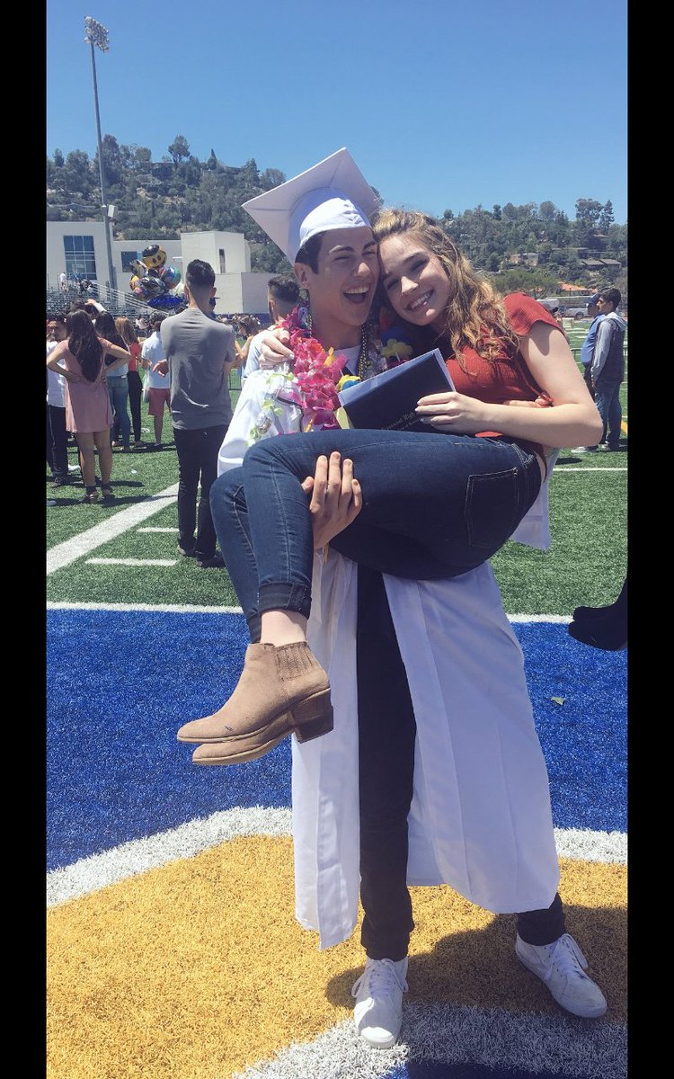 love_5quadzick's tweet photo. #dadaline @ayexmadeline &amp;@Dillfeeds so fang cute congratulations for graduating love you guys https://t.co/r2oEYYKHra
