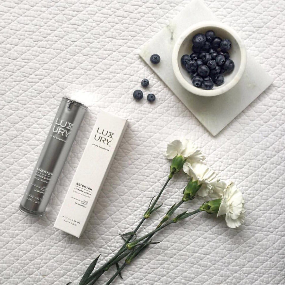 TheRGCosmetics's tweet photo. Easy afternoons with our shimmer serum  #Luxury #liveinlux #rgcosmetics https://t.co/1HeLWzeEEg