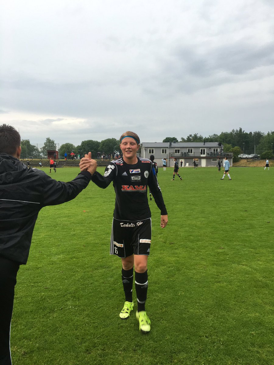 TenhultsIFP17's tweet photo. Man of the match får vår @BurmanSamuel som var helt klart bäst på plan hela matchen igenom! #zeljkosfavorit #MOTM https://t.co/H5mEHVwHph