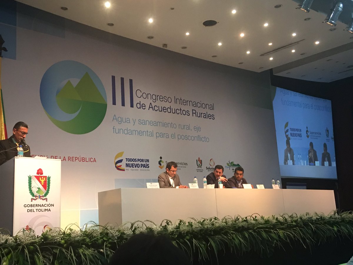 tavocasta's tweet photo. Hoy en #CIAR2016 tratando temas de fortalecimiento en prestación de servicios públicos rurales @duquenicolas #ConVos https://t.co/bl3dUlcr6j