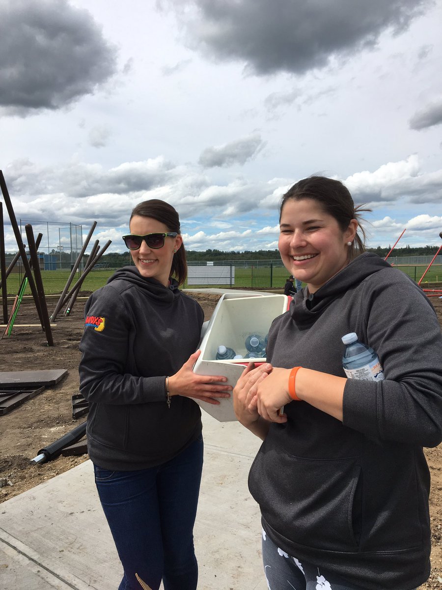 GaleKatchur's tweet photo. Special thanks to @Shell_Canada for providing hands to build @APCF2014 Andy's Playground.  #community https://t.co/fqOXbHJ2UL