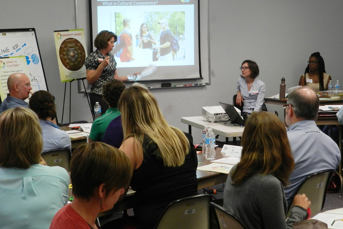 BlackHawkExt's tweet image. Navigating Differences was held today at Black Hawk County Extension extension.iastate.edu/blackhawk/news…
#Navigatingdifference