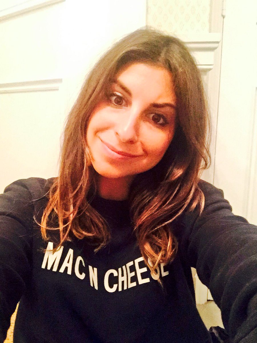 jellymalin's tweet image. Will wear this jumper &amp;amp; floral kicks all week &amp;amp; look so basic, but it's ok in New York, the land of hope and dreams.