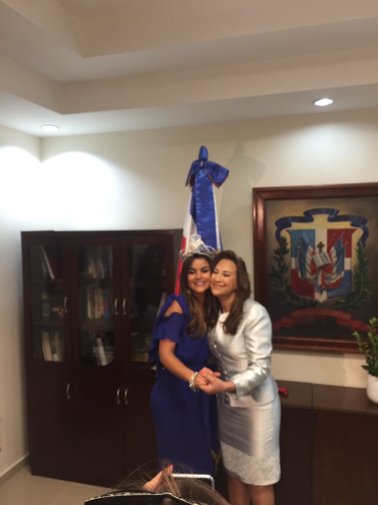ClaryMolinaRD's tweet photo. Con la gobernadora de la Ciudad de Santiago Ing. Aura Toribio quien ha sido muy amable en recibirme hoy. https://t.co/MTwv7FBud2