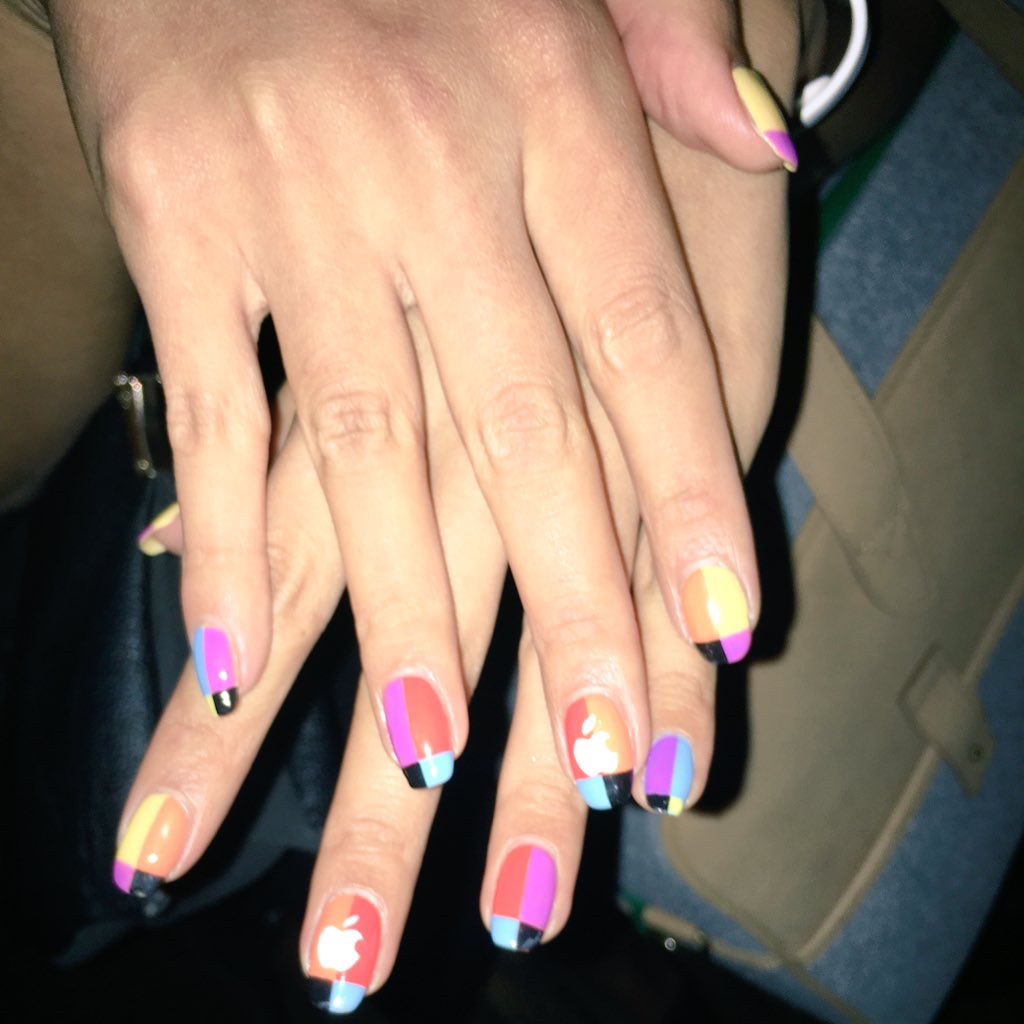 NattyDeathStar's tweet photo. #WWDC Pro Tip: Don't forget to get a dope mani before checking in. Too cool @lindadong 💅🏼 https://t.co/QZF0v264Iq